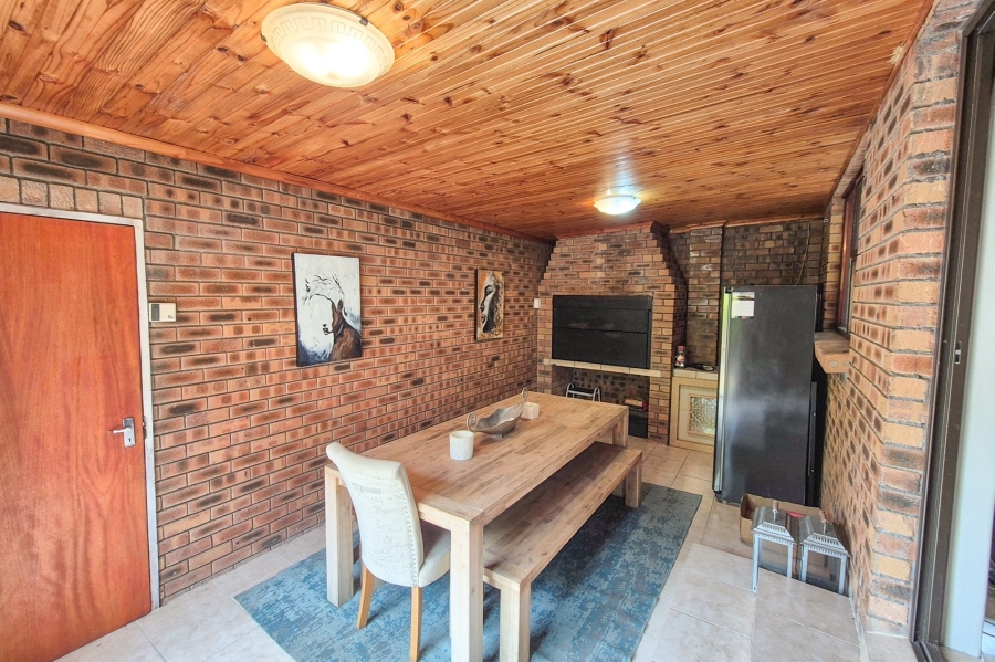 2 Bedroom Property for Sale in Vredekloof Western Cape